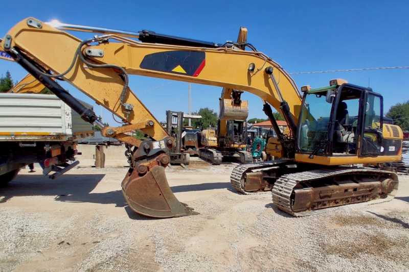 OmecoHub - Immagine CATERPILLAR 323D